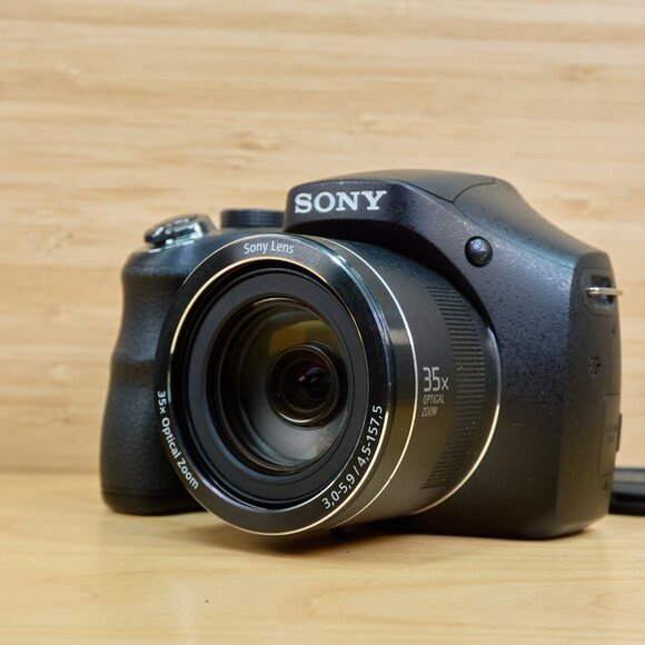 Sony Cybershot H300 Black 20.1MP Digital Camera, with 35x Optical Zoom - Picture 1 of 10